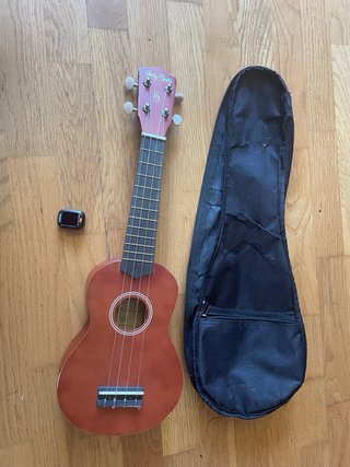 Ukelele HB con afinador y funda