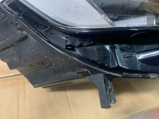 Faro LED Audi A4 Derecho con golpe , funciona .