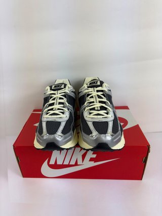 Nike Zoom Vomero 5 Iron Grey Silver Talla 43...