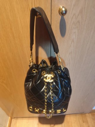 Bolso Chanel Negro y Dorado