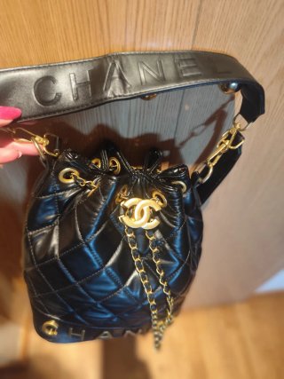 Bolso Chanel Negro y Dorado