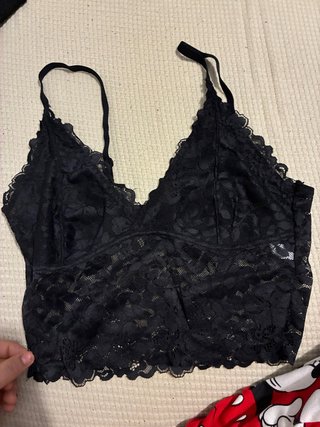 Top encaje negro