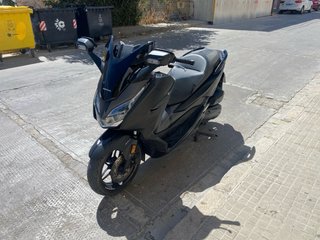 Honda Forza 125 Negra/Gris Maxi-Scooter