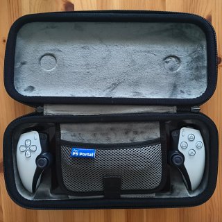 PlayStation Portal + Funda Skull&Co + Caja