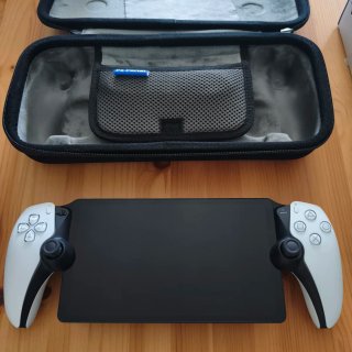 PlayStation Portal + Funda Skull&Co + Caja