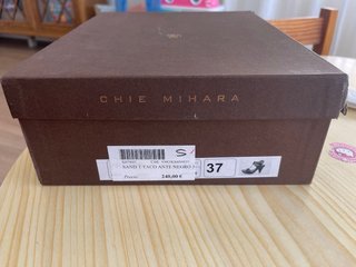 Zapatos de tacón negros
