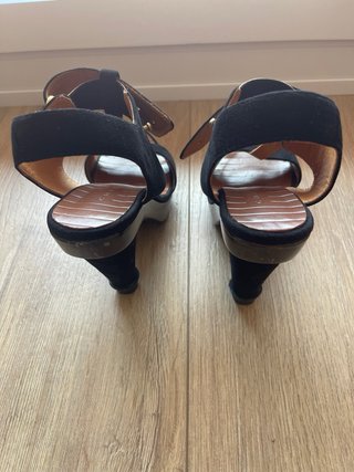 Zapatos de tacón negros