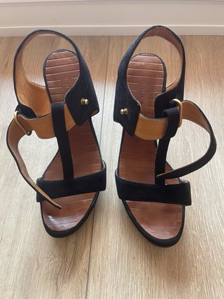 Zapatos de tacón negros