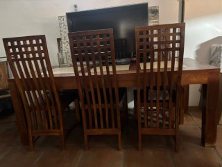 Mesa con mármol y 6 Sillas Madera Maciza