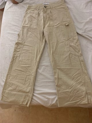 Pantalones cargo Bershka beige