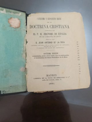 Lote libros antiguos: Catecismo, Teatro, etc.