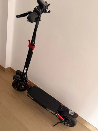 Patinete Eléctrico con Luces LED