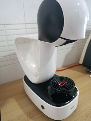 Cafetera Dolce Gusto Blanca y Negra