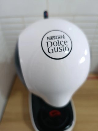 Cafetera Dolce Gusto Blanca y Negra