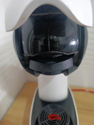 Cafetera Dolce Gusto Blanca y Negra