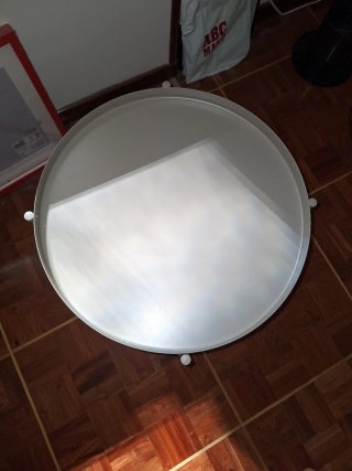 Mesa auxiliar redonda de metal