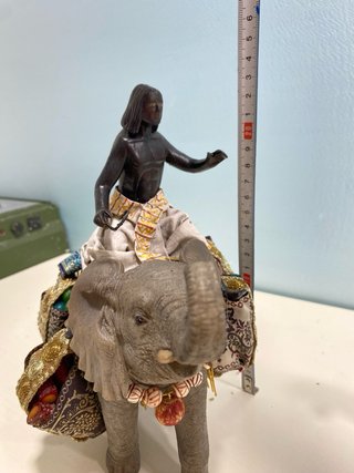 Figura Elefante Belén con 2 esclavos