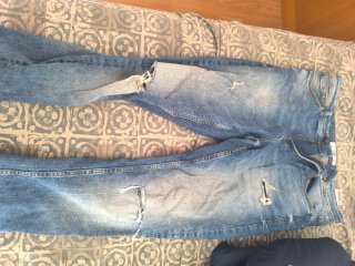 Pantalón vaquero desgastado azul