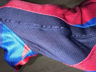 Camiseta azul y roja adulto