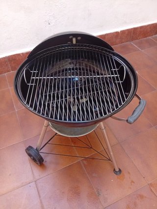 Barbacoa Weber Compact Kettle 57cm Negra