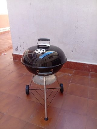 Barbacoa Weber Compact Kettle 57cm Negra