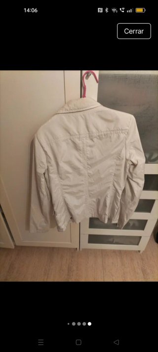 Chaqueta Geox tipo corta viento color crema
