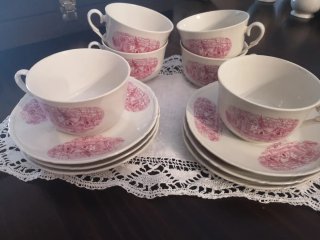 Vajilla porcelana rosa y blanca