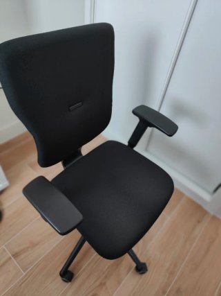 Silla de oficina Steelcase negra
