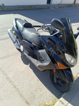 Yamaha TMAX 500 Maxi Scooter Negra