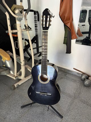 Guitarra Negra Clásica