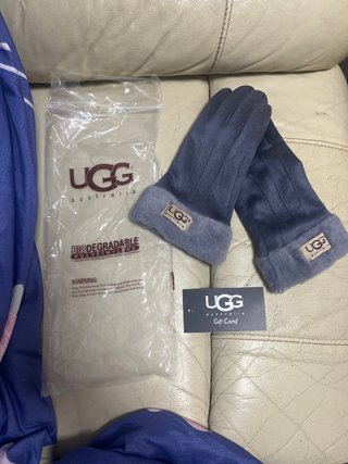 Guantes UGG de ante gris con forro