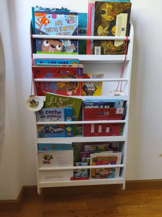 Libreria per bambini Montessori in legno