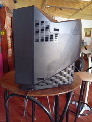 TV Sony Trinitron 20`   16:9