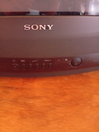 TV Sony Trinitron 20`   16:9