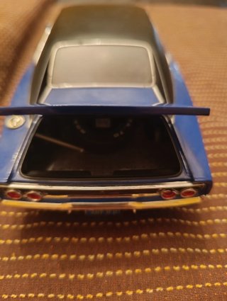 Coche americano escala 1:18