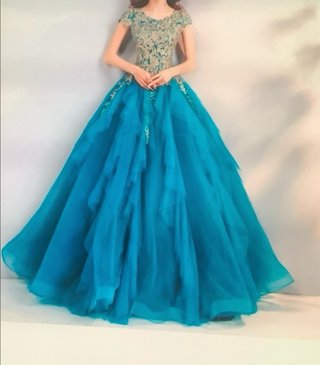 Vestido de fiesta largo dorado y turquesa