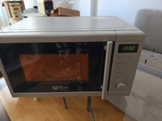 Microondas con Grill plateado