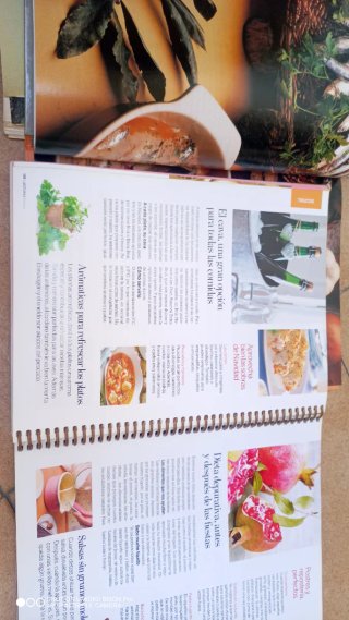 Tres tomos de cocina con miles de recetas años 90