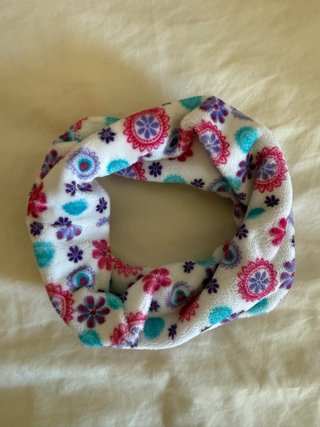 Buff infantil con estampado floral