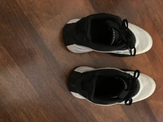 Botas de Baloncesto Negras y Blancas ADIDAS