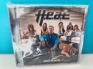CD H.E.A.T puesto 1 vez