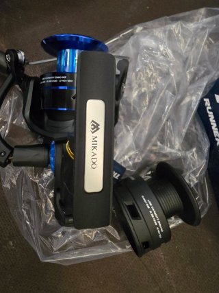 Carretes de pesca Mikado Trython Runner 5005