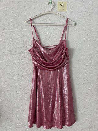 Crea tu propio lote de ropa.