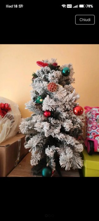 Albero di Natale innevato