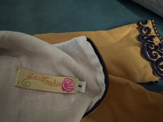 Vestido amarillo con bordado azul Talla 8 años