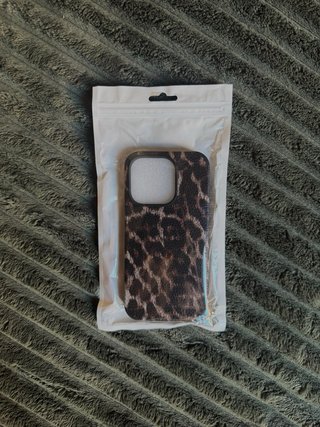 Funda iPhone 15 Pro animal print SHEIN