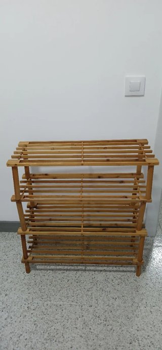 Zapatero de bambú y madera