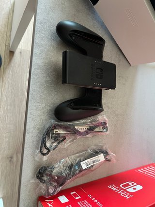 Nintendo Switch OLED Bianca e Nera