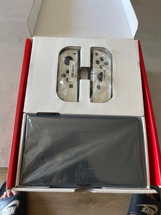 Nintendo Switch OLED Bianca e Nera