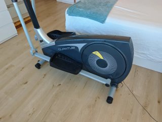 Bicicleta Elíptica BH Quantum i con Bluetooth